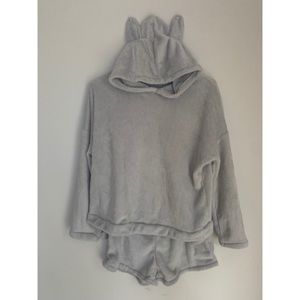 🌼2/$12🌼 Kitty Cat Fuzzy Pajama Set